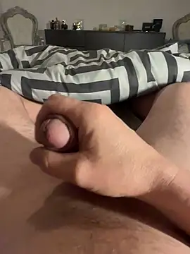 moi seul online show from February 1, 11:37 pm