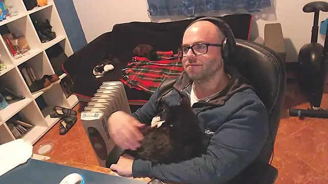 ravingr4d4 online show from February 25, 10:29 pm