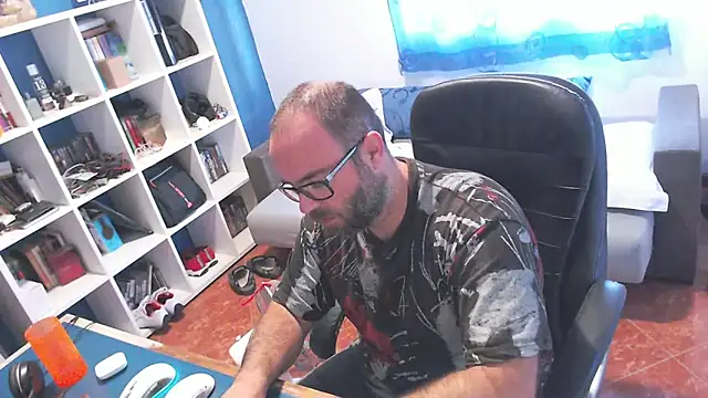 ravingr4d4 online show from October 6, 8:08 am