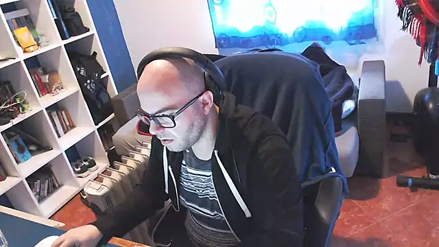 ravingr4d4 online show from February 20, 9:11 am