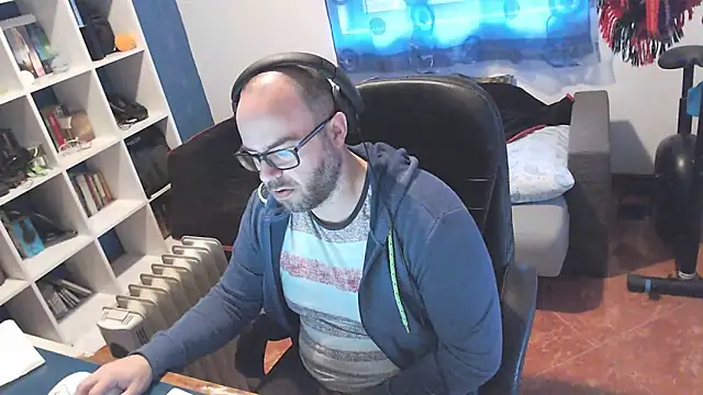 ravingr4d4 online show from March 5, 9:05 am