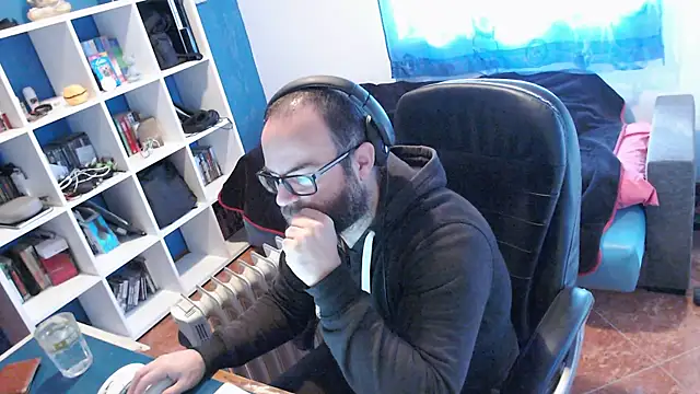 ravingr4d4 online show from January 13, 9:19 am