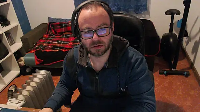 ravingr4d4 online show from February 6, 9:49 pm