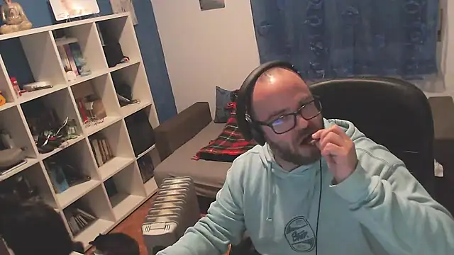 ravingr4d4 online show from March 13, 9:48 pm