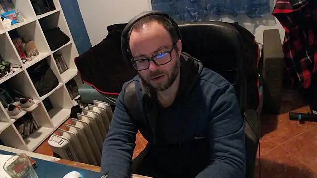 ravingr4d4 online show from February 4, 9:10 pm