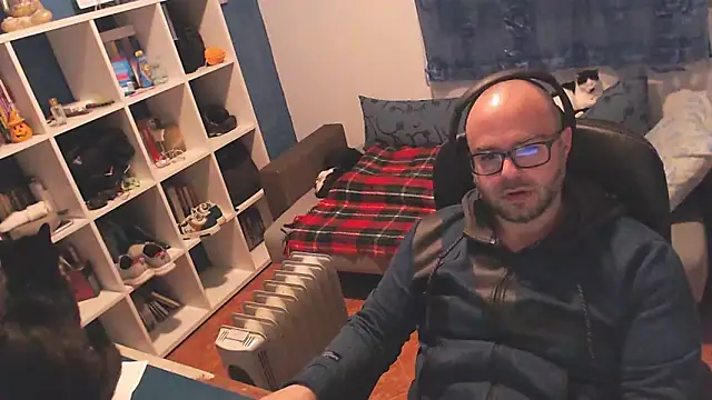 ravingr4d4 online show from February 27, 11:04 pm