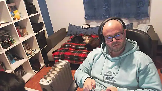 ravingr4d4 online show from February 22, 10:48 pm