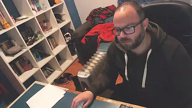 ravingr4d4 online show from March 22, 10:48 pm