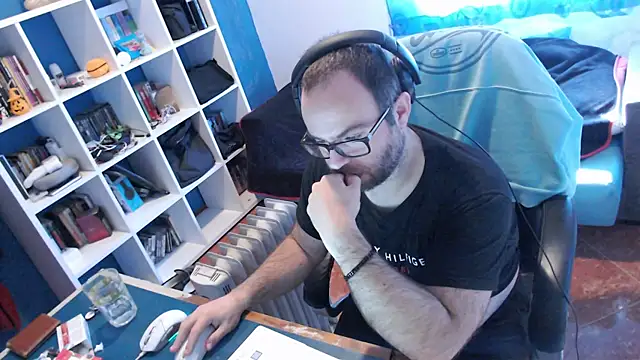 ravingr4d4 online show from February 3, 10:36 am