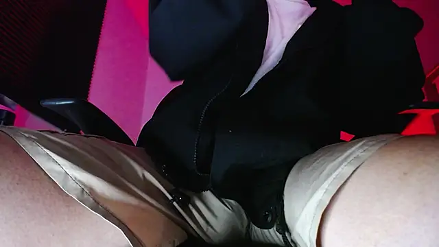 zacwatson  online show from November 6, 4:37 am