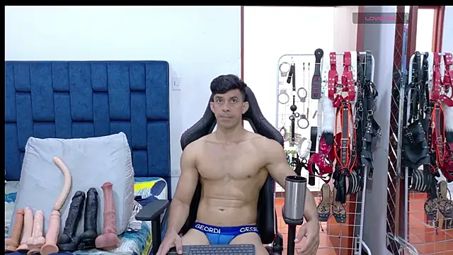 JoseRumbero26 online show from April 17, 7:16 pm