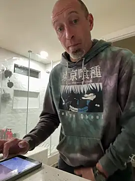 El Gizmo online show from December 2, 7:55 am