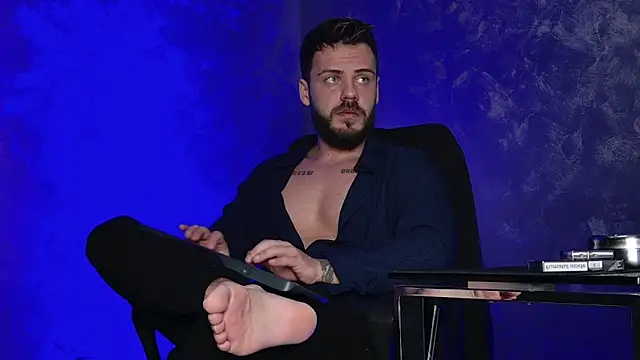 juliusmasters online show from December 20, 9:44 pm