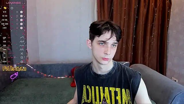 Aaron Boom online show from February 20, 4:31 pm