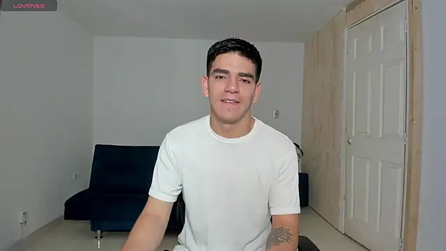 Snapshot of Ares_Johnson chatting on September 15, 12:17 pm Ares Johnson online show from September 15, 12:17 pm