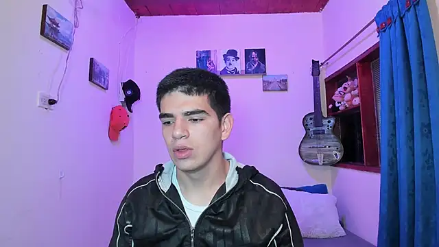 Snapshot of Ares_Johnson chatting on February 25, 12:24 pm Ares Johnson online show from February 25, 12:24 pm