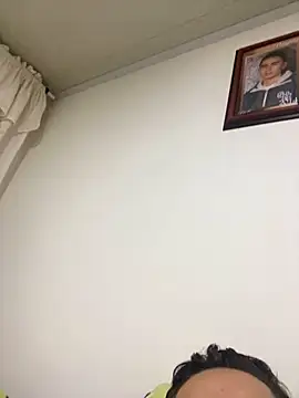 Snapshot of DanielGomez9 chatting on March 12, 4:30 am DanielGomez9 online show from March 12, 4:30 am