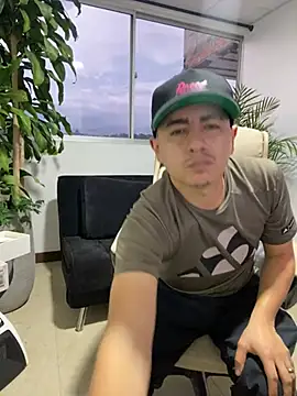 Snapshot of DanielGomez9 chatting on March 7, 11:26 pm DanielGomez9 online show from March 7, 11:26 pm