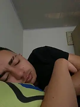 Snapshot of DanielGomez9 chatting on December 29, 10:36 pm DanielGomez9 online show from December 29, 10:36 pm