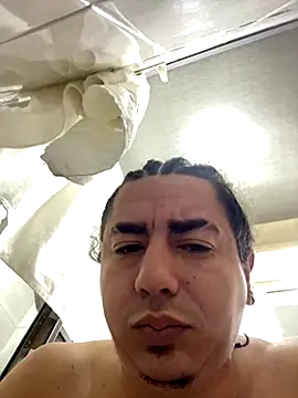 Snapshot of DanielGomez9 chatting on September 18, 1:02 pm DanielGomez9 online show from September 18, 1:02 pm