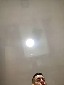 Snapshot of DanielGomez9 chatting on December 8, 5:07 am DanielGomez9 online show from December 8, 5:07 am