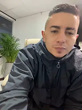 Snapshot of DanielGomez9 chatting on January 9, 11:13 pm DanielGomez9 online show from January 9, 11:13 pm