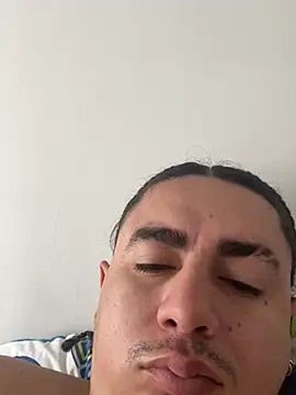 DanielGomez9 online show from March 28, 1:33 pm