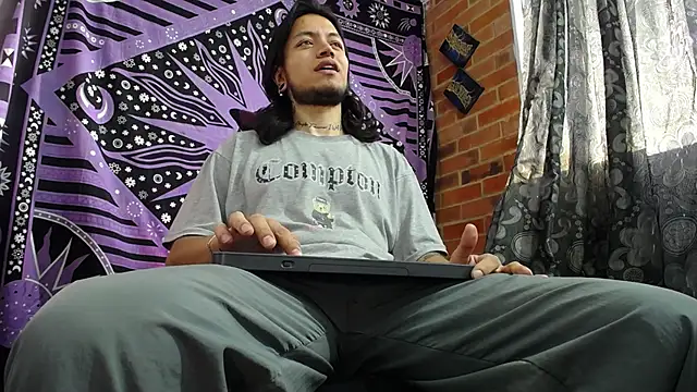 Dicaprioo  online show from February 26, 10:00 pm