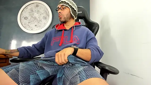 Snapshot of Bryan_Bronx chatting on February 26, 1:41 pm Bryan Bronx online show from February 26, 1:41 pm