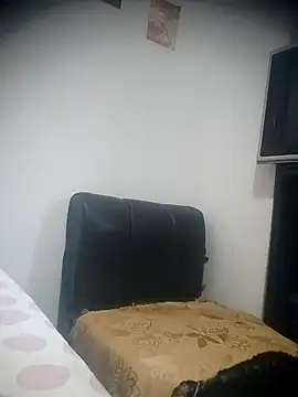 SaucyAffair0 online show from April 4, 8:50 pm