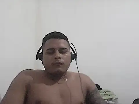 SaucyAffair0 online show from January 2, 12:23 am