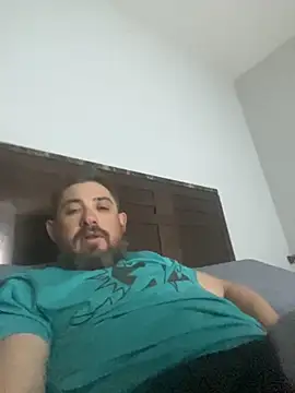 Snapshot of caliguy37 chatting on September 15, 3:30 am caliguy37 online show from September 15, 3:30 am