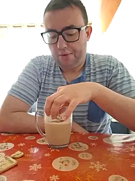 Javier bear online show from April 19, 8:25 am