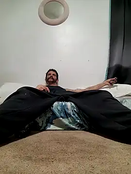 LongDickZee562 online show from November 12, 7:36 am