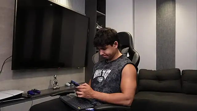 Bray Kevin online show from April 15, 11:48 pm