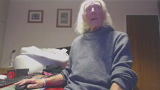 WaverlyKernow online show from October 28, 8:55 pm