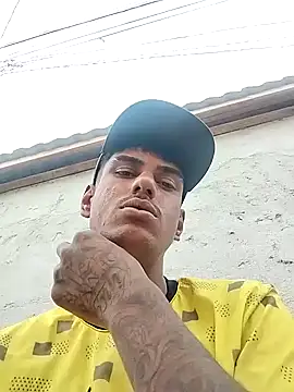 fernandes v online show from April 20, 4:53 pm