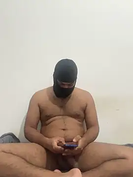 RoxyDanu online show from May 7, 1:22 pm