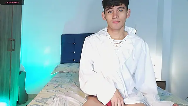 Snapshot of EstebanPerez_ chatting on March 14, 1:46 pm EstebanPerez online show from March 14, 1:46 pm