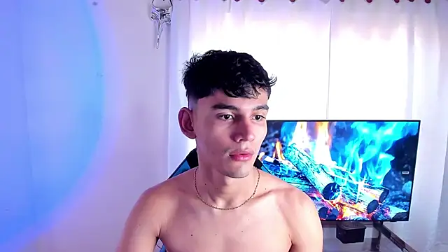 Snapshot of EstebanPerez_ chatting on January 18, 12:57 pm EstebanPerez online show from January 18, 12:57 pm