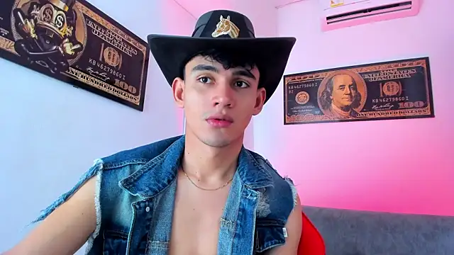 Snapshot of EstebanPerez_ chatting on January 7, 12:16 pm EstebanPerez online show from January 7, 12:16 pm