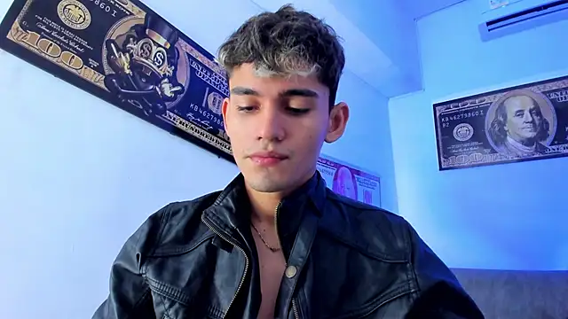 Snapshot of EstebanPerez_ chatting on December 4, 12:03 pm EstebanPerez online show from December 4, 12:03 pm