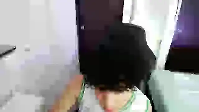 Snapshot of _nickconnor01 chatting on February 21, 7:32 pm nickconnor01 online show from February 21, 7:32 pm