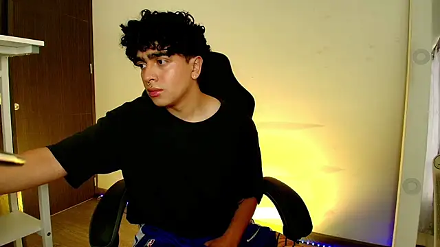 Snapshot of _nickconnor01 chatting on February 8, 7:59 pm nickconnor01 online show from February 8, 7:59 pm