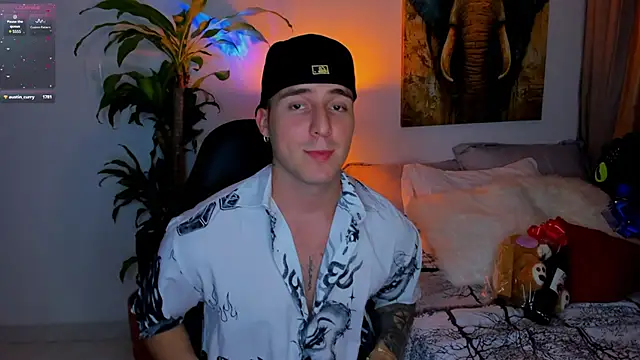 Snapshot of liam_oficial02 chatting on February 15, 5:30 am liam oficial02 online show from February 15, 5:30 am
