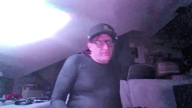 Bigthroaterboy online show from October 27, 5:15 pm