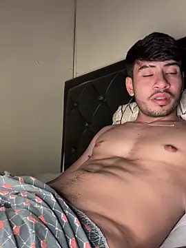 Snapshot of tom_thick chatting on October 15, 9:33 pm tom thick online show from October 15, 9:33 pm