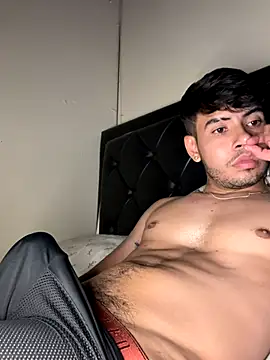 Snapshot of tom_thick chatting on October 28, 6:38 am tom thick online show from October 28, 6:38 am