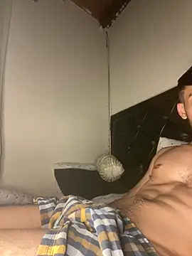 Snapshot of tom_thick chatting on January 25, 10:19 am tom thick online show from January 25, 10:19 am