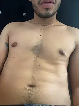 Snapshot of tom_thick chatting on January 5, 4:48 pm tom thick online show from January 5, 4:48 pm